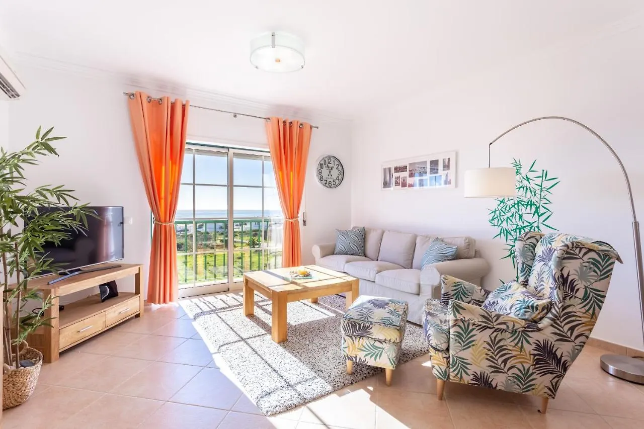 Lovely 2 Bedroom Apartment Including Pool, Stunning Ocean Views & Beach Closeby Luz Portugália