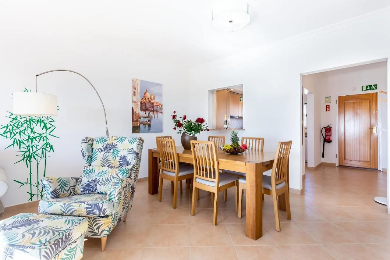 Lovely 2 Bedroom Apartment Including Pool, Stunning Ocean Views & Beach Closeby Luz 0*,